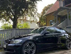 Svart Begagnad 2006 BMW 325 Advantage Sedan | 45 000 kr (Bra pris)