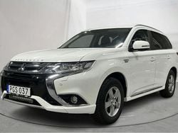 Vit Begagnad 2017 Mitsubishi Outlander Edition SUV | 155 000 kr