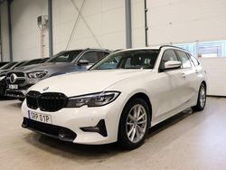 Vit Begagnad 2021 BMW 320 Sport Line Kombi | 289 700 kr (Superpris)