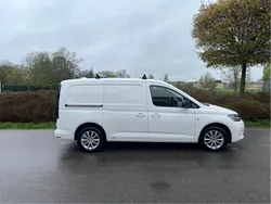 Vit Begagnad 2022 VW Caddy Maxi Minibuss | 242 000 kr (Bra pris)
