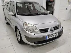 Ljusgrå Begagnad 2004 Renault Grand Scénic II Minibuss | 24 900 kr
