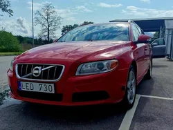 Röd Begagnad 2011 Volvo V70 Summum Kombi | 105 000 kr (Marknadspris)