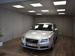 Ljusgrå Begagnad 2010 Volvo V70 Momentum Kombi | 159 900 kr (Dyr)