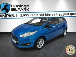 Blå Begagnad 2016 Ford Fiesta Titanium Halvkombi | 89 900 kr (Marknadspris)