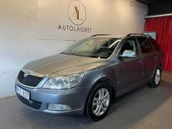 Mörkgrå (grå) Begagnad 2012 Skoda Octavia Elegance Kombi | 69 900 kr (Marknadspris)