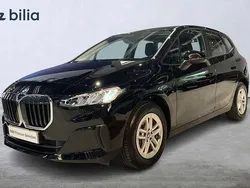 Svart Begagnad 2024 BMW 225 Active Tourer Minibuss | 329 000 kr (Superpris)