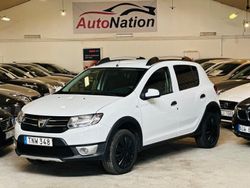 Vit Begagnad 2015 Dacia Sandero Stepway Halvkombi | 49 900 kr (Marknadspris)