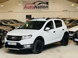 Vit Begagnad 2015 Dacia Sandero Stepway Halvkombi | 49 900 kr (Marknadspris)