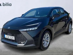 Svart Begagnad 2024 Toyota C-HR Active SUV | 349 900 kr (Bra pris)
