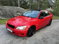Röd Begagnad 2002 Lexus IS200 Sedan | 34 900 kr