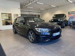 Svart Begagnad 2013 BMW M135 Halvkombi | 209 900 kr (Marknadspris)