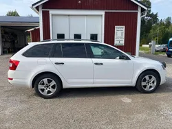 Vit Begagnad 2014 Skoda Octavia Kombi | 69 500 kr (Bra pris)