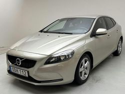 Ljusbrun Begagnad 2017 Volvo V40 Business Edition | 122 000 kr (Marknadspris)