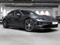 Mörkgrå (volcano grey metallic) Begagnad 2024 Porsche Taycan Sport Turismo Kombi | 995 000 kr