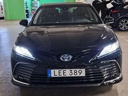 Svart Begagnad 2023 Toyota Camry Hybrid Kombi | 250 000 kr (Bra pris)