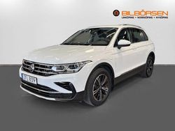 Vit Begagnad 2022 VW Tiguan Elegance SUV | 309 900 kr (Marknadspris)