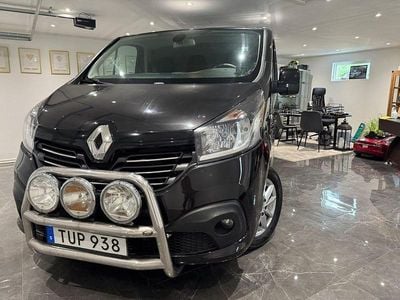 Svart Begagnad 2015 Renault Trafic Minibuss | 119 900 kr (Dyr)