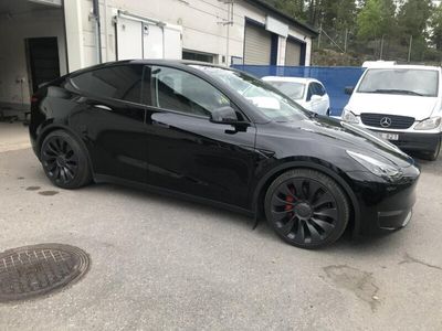 begagnad Tesla Model Y Performance