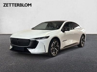 Crystal white pearl mica (34k) Ny 2025 Mazda 6e Takumi-Line Halvkombi | 449 500 kr (Marknadspris)