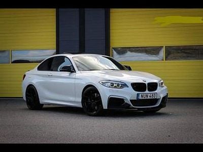 Begagnad BMW M235 326 HK (239 kW) 2016 White pearl Sportkupé