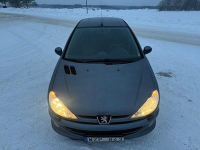 Grå Begagnad 2006 Peugeot 206 | 24 500 kr (Marknadspris)