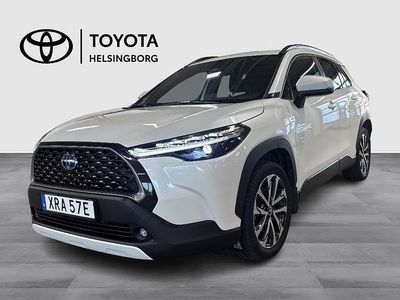 Vit Begagnad 2023 Toyota Corolla Cross Style SUV | 384 900 kr (Lite dyr)