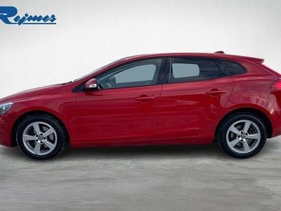 Begagnad Volvo V40 Kinetic 120 HK (88 kW) 2015 Röd Kombi