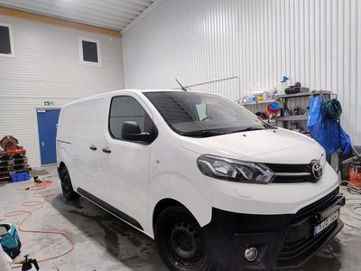 Vit Begagnad 2018 Toyota Proace Minibuss | 129 990 kr (Dyr)