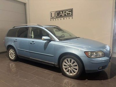 Blå Begagnad 2005 Volvo V50 Momentum Kombi | 45 000 kr