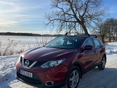 Vinröd Begagnad 2016 Nissan Qashqai SUV | 159 000 kr (Marknadspris)