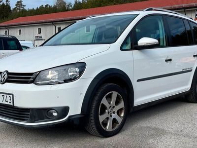 begagnad VW Touran Cross 1.4 TSI Ecofuel DSG Reserverad!