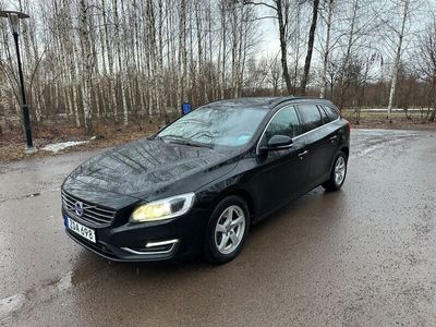 begagnad Volvo V60 D4 AWD Geartronic Classic, Momentum Euro 6