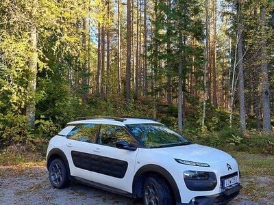 Begagnad Citroën C4 Cactus 82 HK (60 kW) 2015 Vit Halvkombi