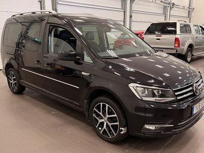 Svart Begagnad 2017 VW Caddy Maxi Life Highline Minibuss | 279 900 kr