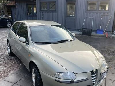 begagnad Alfa Romeo 147 3-dörrar 2.0 T.Spark 16V Distinctive Euro 3