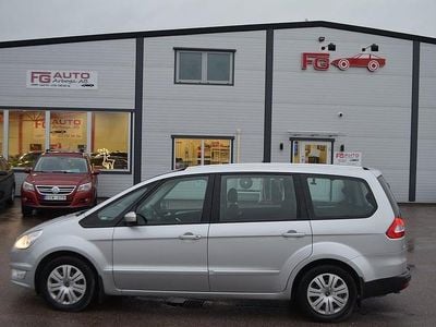 Grå Begagnad 2014 Ford Galaxy Trend Minibuss | 79 900 kr (Marknadspris)