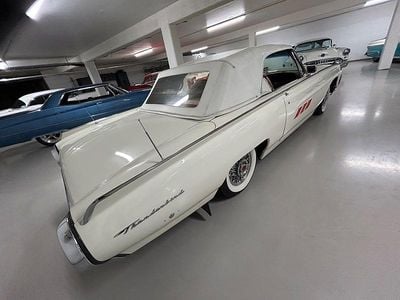 Vit Begagnad 1963 Ford V8 Cab | 299 000 kr