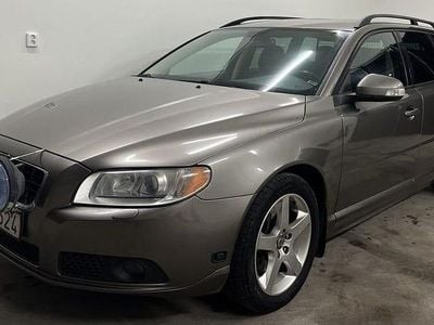 Grå Begagnad 2008 Volvo V70 Momentum Kombi | 52 900 kr (Marknadspris)