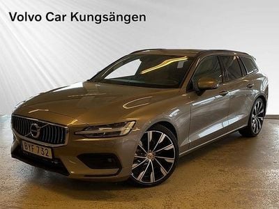 Grå Begagnad 2018 Volvo V60 Momentum Kombi | 219 800 kr (Dyr)