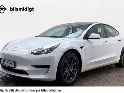 Vit Begagnad 2023 Tesla Model 3 Standard Range Sedan | 319 700 kr (Marknadspris)