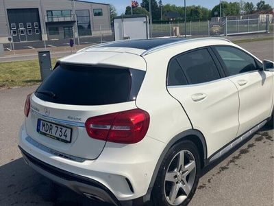 Mercedes GLA220
