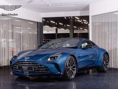 Blå Begagnad 2024 Aston Martin V8 Vantage Sportkupé | 2 795 000 kr