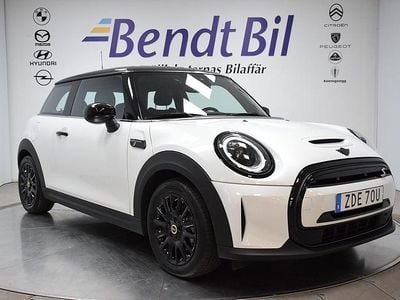 Vit Begagnad 2023 Mini Cooper SE Halvkombi | 224 500 kr (Marknadspris)