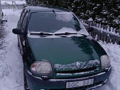 Begagnad 2001 Renault Clio II Halvkombi | 11 000 kr (Bra pris)