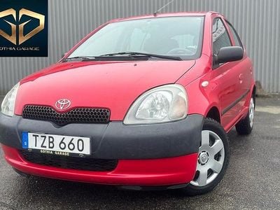Röd Begagnad 2002 Toyota Yaris Halvkombi | 24 900 kr (Lite dyr)