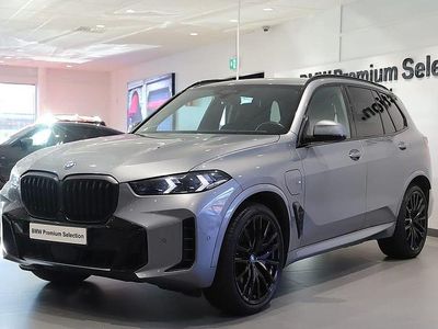 Grå Begagnad 2023 BMW X5 M Sport SUV | 979 000 kr