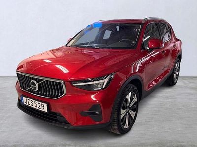 Röd Begagnad 2023 Volvo XC40 Plus SUV | 344 900 kr (Marknadspris)