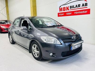 Grå Begagnad 2010 Toyota Auris Plus Halvkombi | 36 900 kr (Marknadspris)