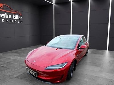 Röd (ultra red) Begagnad 2024 Tesla Model 3 Performance Sedan | 589 900 kr
