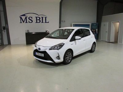 Vit Begagnad 2019 Toyota Yaris Hybrid Active Halvkombi | 145 000 kr (Marknadspris)